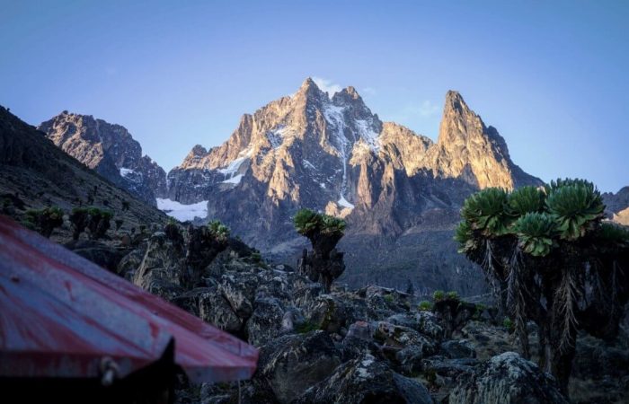 4 Days Mt Kenya Trekking: Chogoria Transverse Sirimon Route