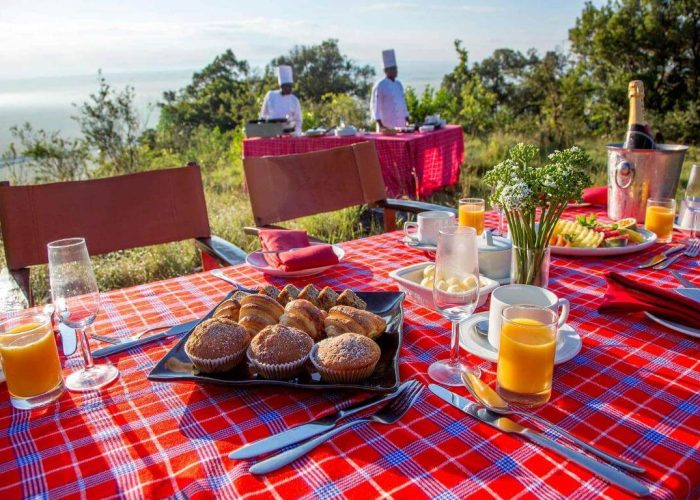 Bush breakfast in Maasai Mara